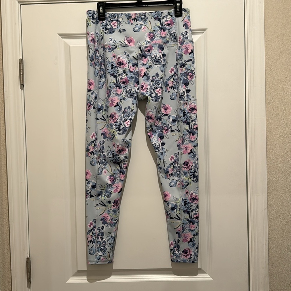 Vera Bradley Active Wear‎ Large Leggings- Blue with Pink Flowers - Picture 2 of 8
